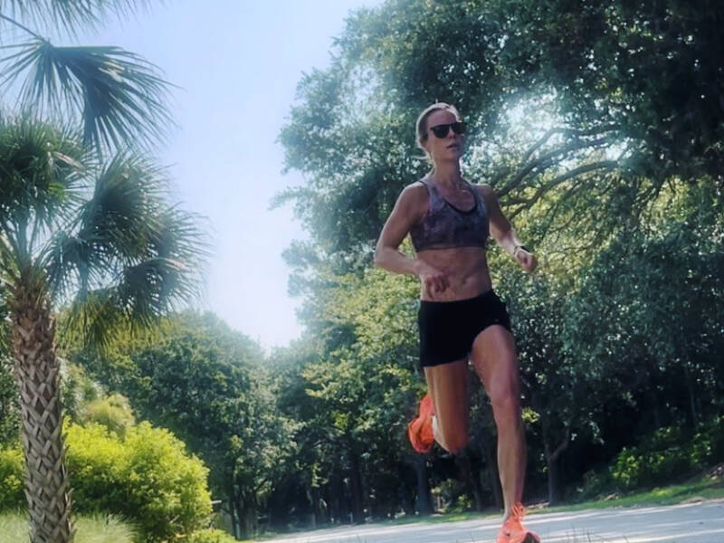 whitney running around palm trees