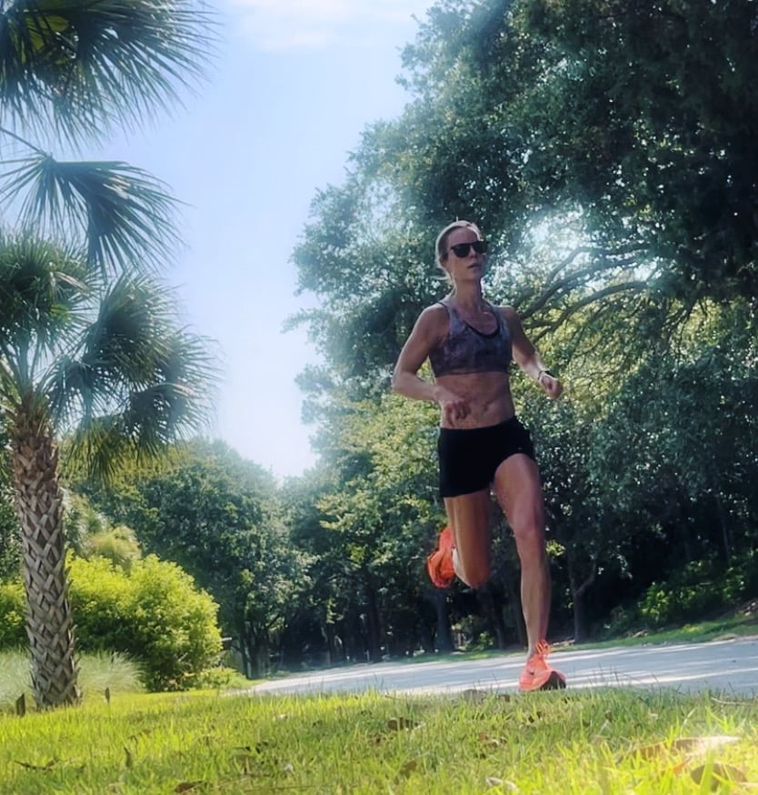 whitney running around palm trees