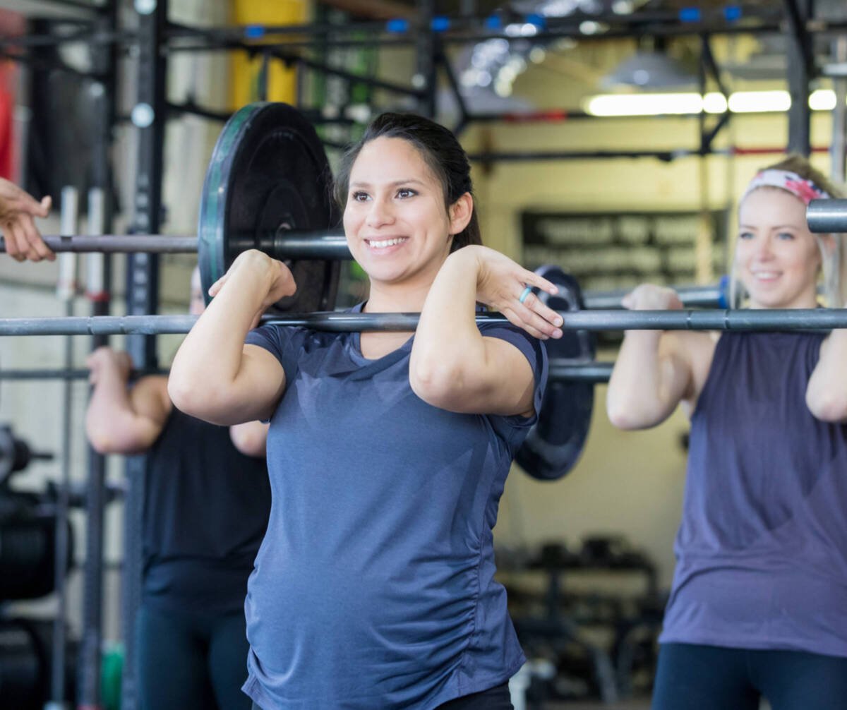 lifting while pregnant pic