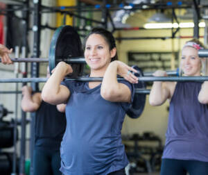 lifting while pregnant pic