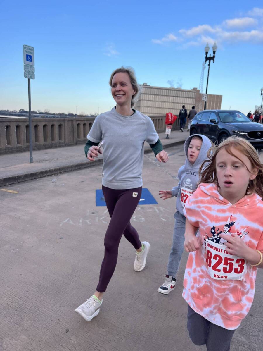 whitney running with kids in turkey trot