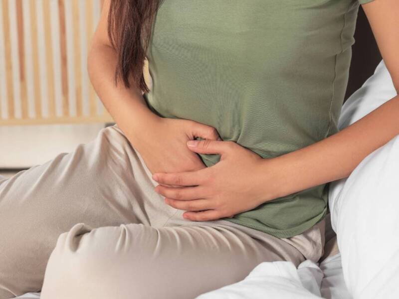 woman with pelvic pain