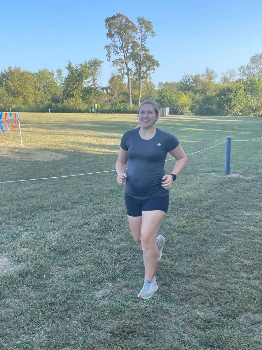 Mother runner Hanna in a Rabbit maternity T-shirt